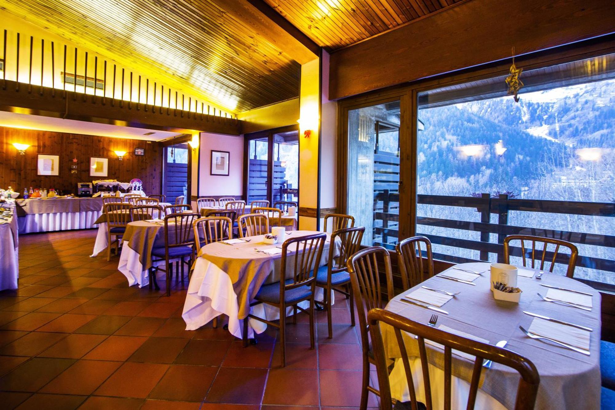 Hotel Les Jumeaux Courmayeur Zewnętrze zdjęcie