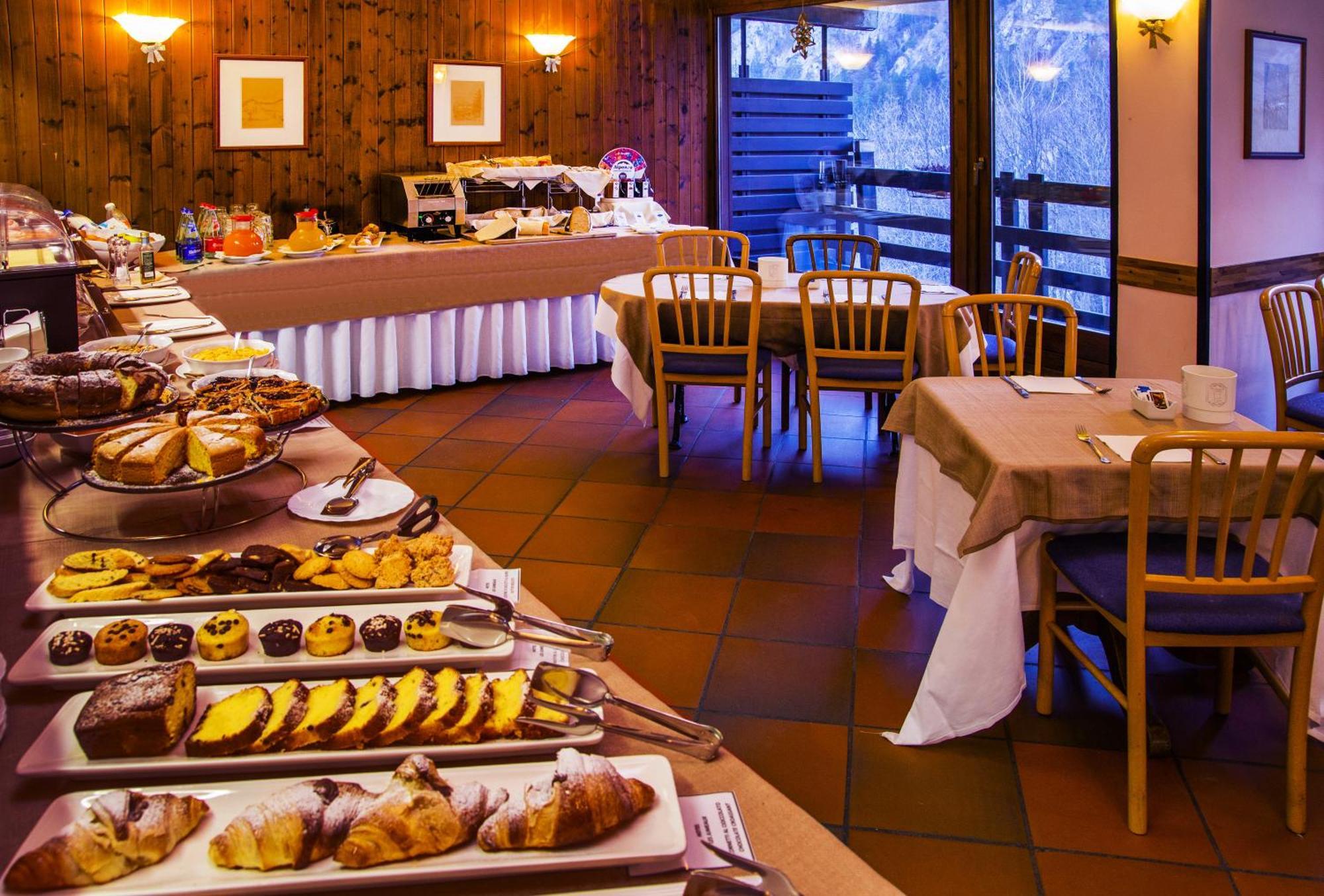 Hotel Les Jumeaux Courmayeur Zewnętrze zdjęcie