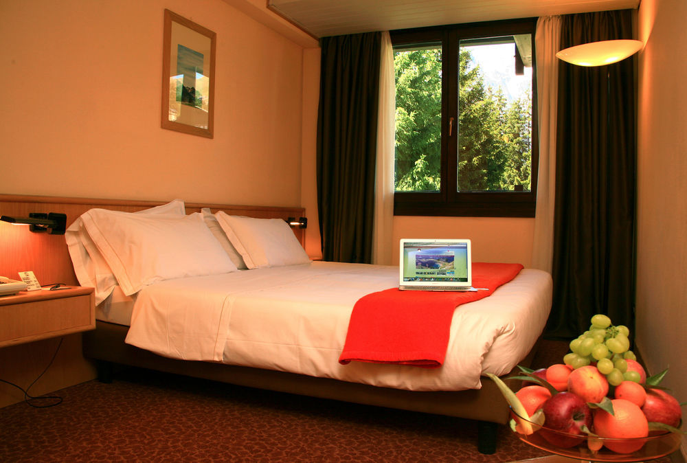 Hotel Les Jumeaux Courmayeur Zewnętrze zdjęcie