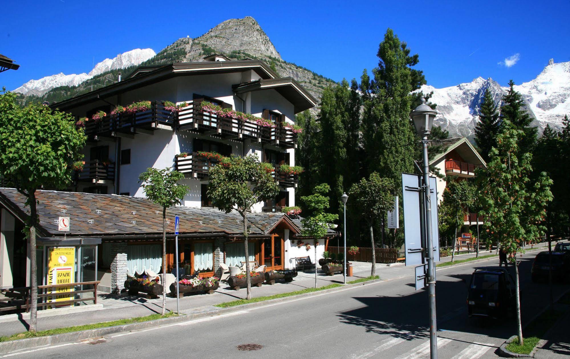Hotel Les Jumeaux Courmayeur Zewnętrze zdjęcie